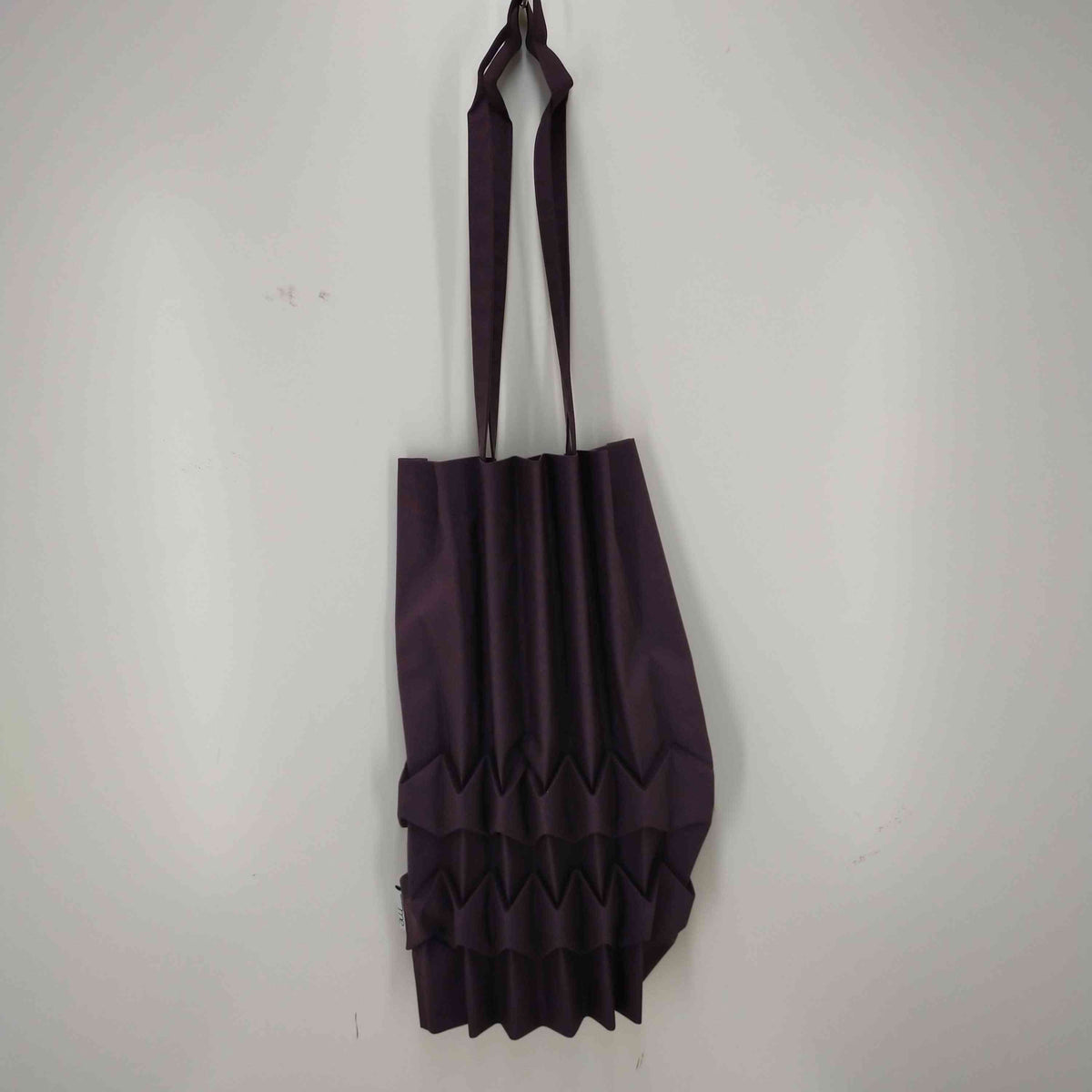 ミー イッセイミヤケ me ISSEY MIYAKE CUBE PLEATS BAG レディース