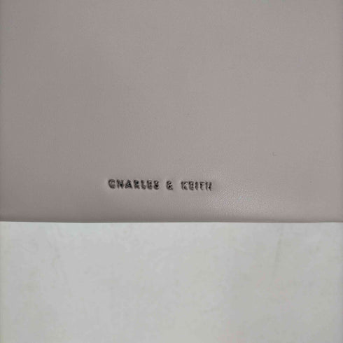 チャールズキース CHARLES & KEITH メタリックアクセント ターンロッククロスボディバッグ(Ivory) レディース FREE