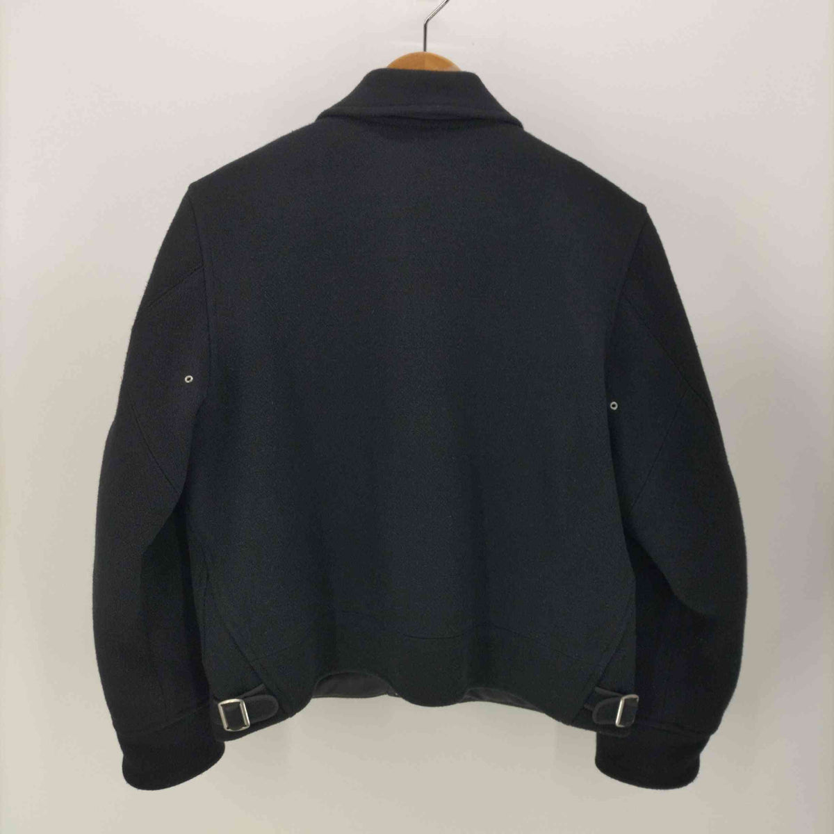 1130459358663-2_3ae7aced-9f50-