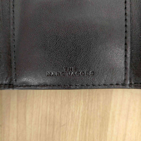 マークジェイコブス MARC JACOBS シボ革ロゴプリント三つ折り財布 レディース