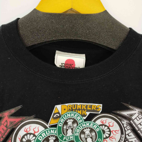 パンクドランカーズ PUNK DRUNKERS ステッカープリントデザインTシャツ メンズ JPN:L