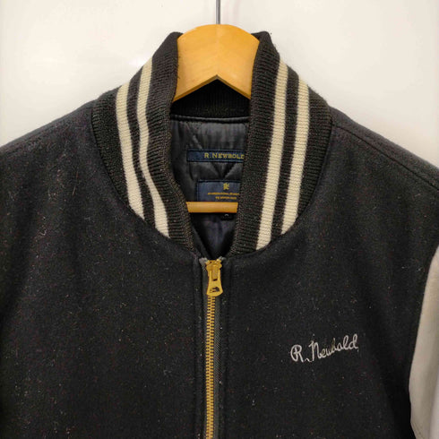 アールニューボールド R.NEWBOLD STADIUM JUMPER メンズ JPN:M