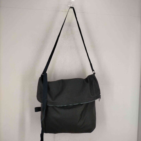 ヨウジヤマモト Yohji Yamamoto シグネチャーロゴキャンバスメッセンジャーバッグ メンズ