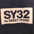 エスワイサーティトゥー SY32 by SWEET YEARS ロゴプリント プルオーバーパーカー メンズ import:L