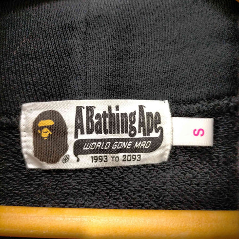 アベイシングエイプ A BATHING APE ラインストーンフロントプリントプルオーバーパーカー レディース JPN:S