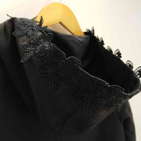 トッコクローゼット tocco closet フードフラワーレース付きマウンテンパーカー レディース JPN:M