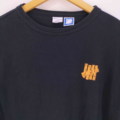 アンディフィーテッド UNDEFEATED DISTRESSED LOGO LS TEE ディストレスロゴクルーネックカットソー メンズ import:L