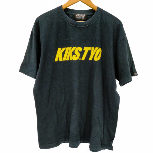 キックスティーワイオー KIKS TYO ロゴプリント クルーネック 半袖Tシャツ メンズ