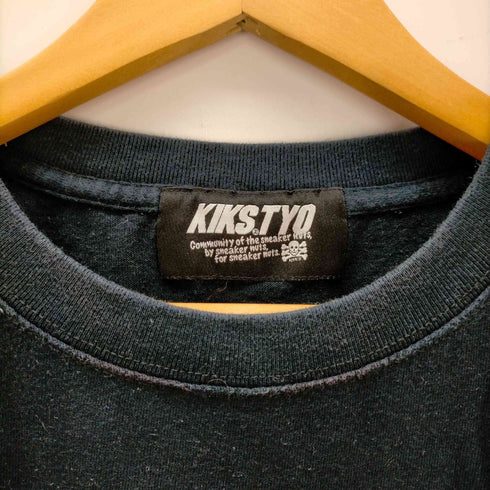 キックスティーワイオー KIKS TYO ロゴプリント クルーネック 半袖Tシャツ メンズ