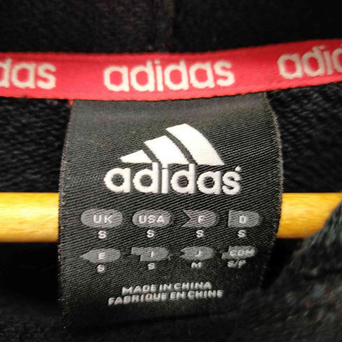 アディダス adidas ロゴプリントフーディー メンズ import:M