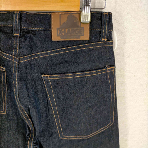 エクストララージ X-LARGE ロゴレザーパッチ 濃紺ストレートデニムパンツ メンズ 30