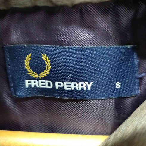 フレッドペリー FRED PERRY ロゴ刺繍 フードドッキングダウンジャケット メンズ JPN:S