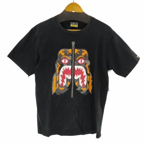 アベイシングエイプ A BATHING APE タイガーシャーク プリントTシャツ メンズ JPN:L