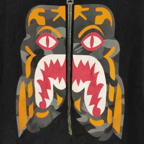 アベイシングエイプ A BATHING APE タイガーシャーク プリントTシャツ メンズ JPN:L