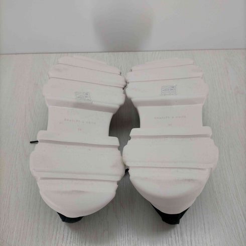 チャールズキース CHARLES & KEITH チャンキーソールスニーカー レディース JPN:38