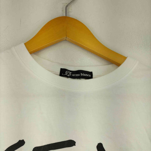 arma bianca フロントメッセージプリントTシャツ メンズ JPN:M