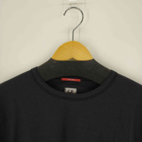シーピーカンパニー C.P.COMPANY TACTING ロゴワッペンS/Sカットソー メンズ JPN:L
