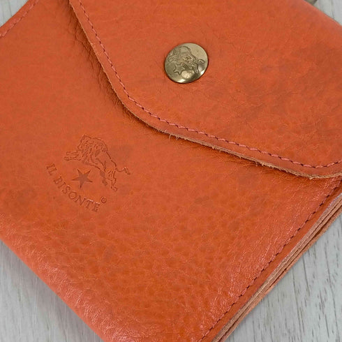 イルビゾンテ IL BISONTE がま口 ロゴ型押し レザー三つ折り財布 メンズ