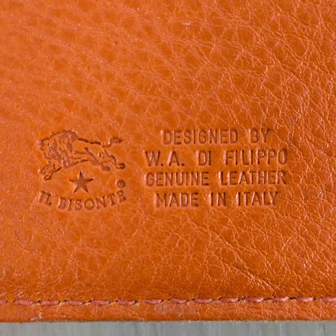 イルビゾンテ IL BISONTE がま口 ロゴ型押し レザー三つ折り財布 メンズ