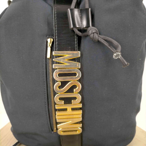 モスキーノ MOSCHINO メタルロゴモチーフナイロンバックパック レディース