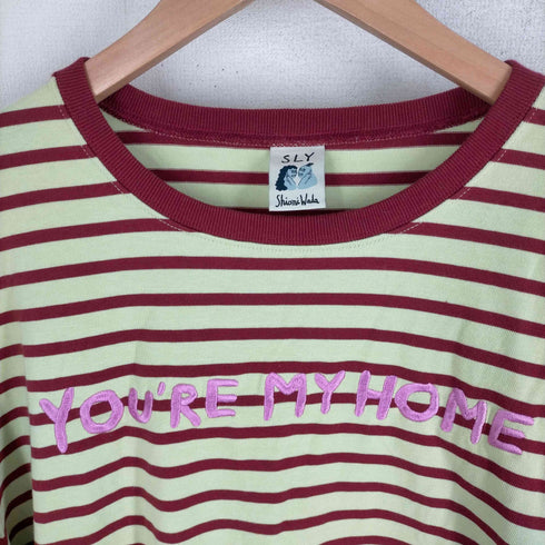 スライ SLY SHIOMIWADA x SLY HOOKED Tシャツ レディース