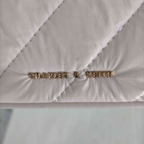 チャールズキース CHARLES & KEITH フェイクレザー キルティングバッグ レディース