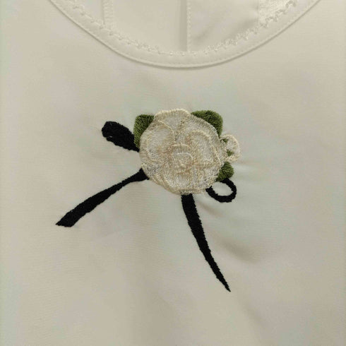 カネコイサオ KANEKO ISAO フロントフラワー刺繍 半袖ブラウス レディース