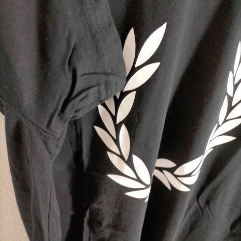 フレッドペリー FRED PERRY 月桂樹プリントクルーネックTシャツ メンズ JPN:M