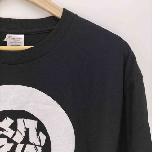 ロゴ プリント バンド S/S クルーネック Tシャツ メンズ JPN:XL