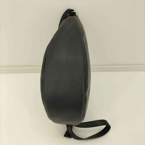 ステュディオス STUDIOUS Leather Moon Bag メンズ