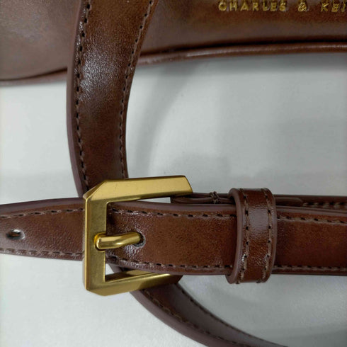 チャールズキース CHARLES & KEITH 22AW Gabine ガビーヌ カーブショルダーバッグ レディース