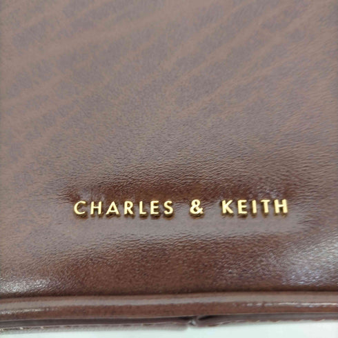チャールズキース CHARLES & KEITH 22AW Gabine ガビーヌ カーブショルダーバッグ レディース