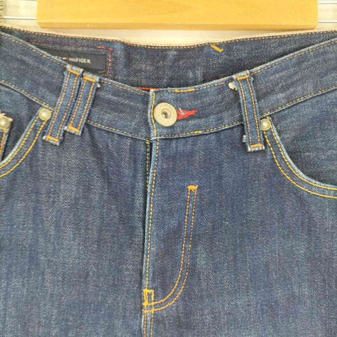 トミーヒルフィガー TOMMY HILFIGER カウレザーパッチ オフセット インディゴボタンフライ ストレートデニム メンズ 32/32