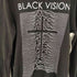 ノーアイディー ブラック NO ID.BLACK VISIONプリントC/Nプルオーバー メンズ 1