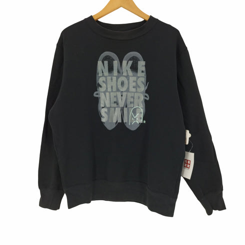 ナイキ NIKE 00S グレータグ SHOES NEVER SMILE プリント クルーネック スウェット メンズ import:M