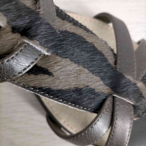 カリーノ carino バックジップレオパードストラップサンダル レディース JPN:23