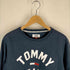 トミージーンズ tommy jeans ロゴプリント クルーネックプルオーバー レディース JPN:M
