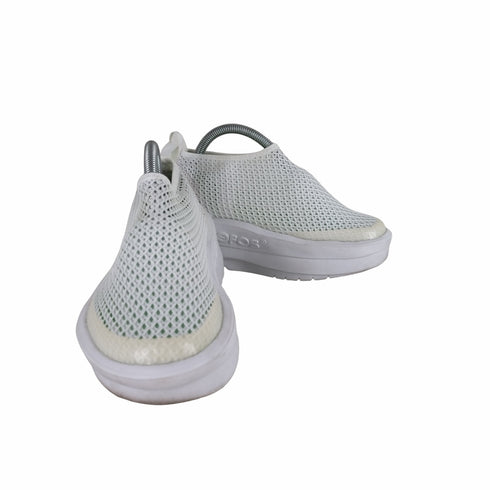 ウーフォス oofos OOmega Chukka ウーメガチャッカ リカバリーシューズ レディース EU37
