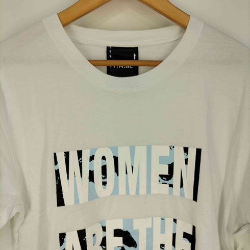 パム パークスアンドミニ P.A.M. PERKS AND MINI Woman Are The Future プリント クルーネックTシャツ メンズ JPN:L