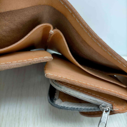 genuine hand-carved leather ウォレットチェーン付き 三つ折り財布 メンズ
