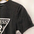 ゲス GUESS エンボスロゴTシャツ メンズ JPN:S