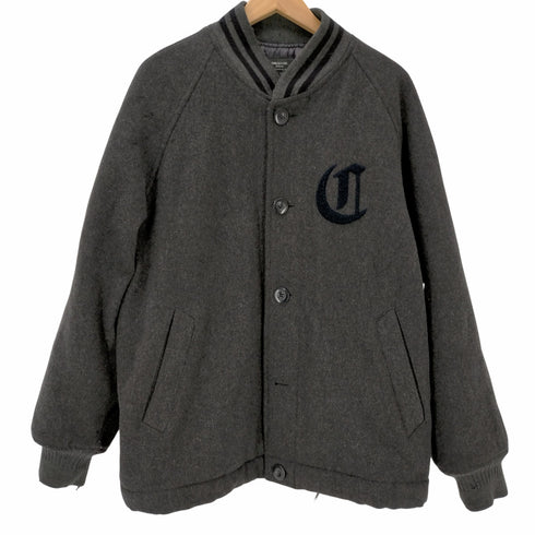 コムサデモード COMME CA DU MODE オールドイングリッシュ ロゴ ウール スタジャン メンズ