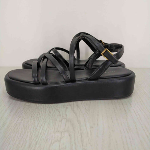 チャールズキース CHARLES & KEITH 厚底ストラップサンダル レディース