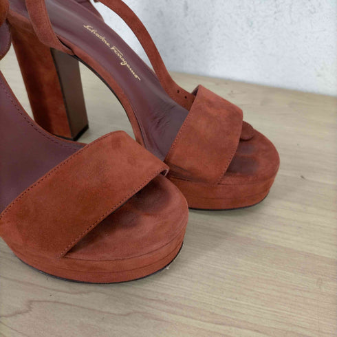 サルヴァトーレフェラガモ Salvatore Ferragamo イタリア製 ロゴメタル ハイヒールスエードサンダル レディース 5C