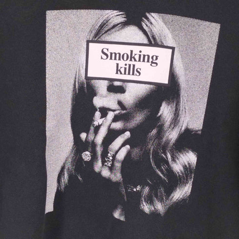 エフアールツー FR2 SMOKING KILLS ケイトモス クルーネックスウェット メンズ JPN:M