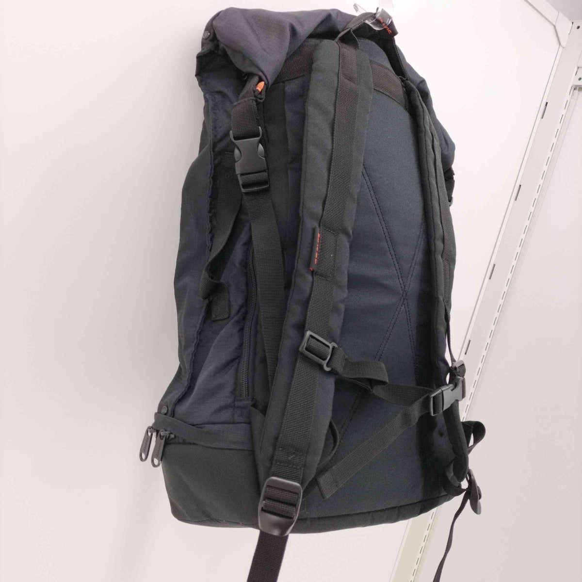 【新品未使用】グラビス　GRAVIS METRO 2 XL 53L リュック 楽天市場】【SALE／45%OFF】GRAVIS [M] METRO 2 XL バートン