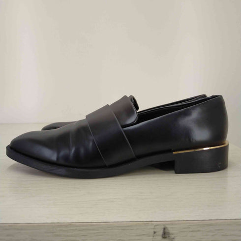 チャールズキース CHARLES & KEITH クラシックスクエアトゥローファー レディース 35