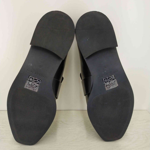 チャールズキース CHARLES & KEITH クラシックスクエアトゥローファー レディース 35