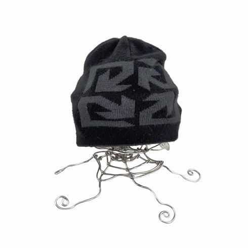 SUNDAY O FF CLUB Kaleidoscopic Arrow Logo Jacquard Beanie メンズ