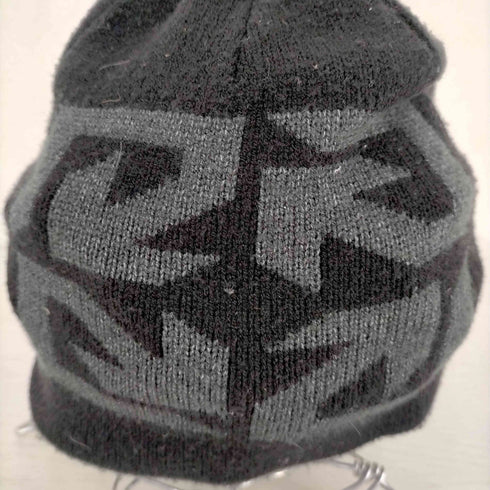 SUNDAY O FF CLUB Kaleidoscopic Arrow Logo Jacquard Beanie メンズ